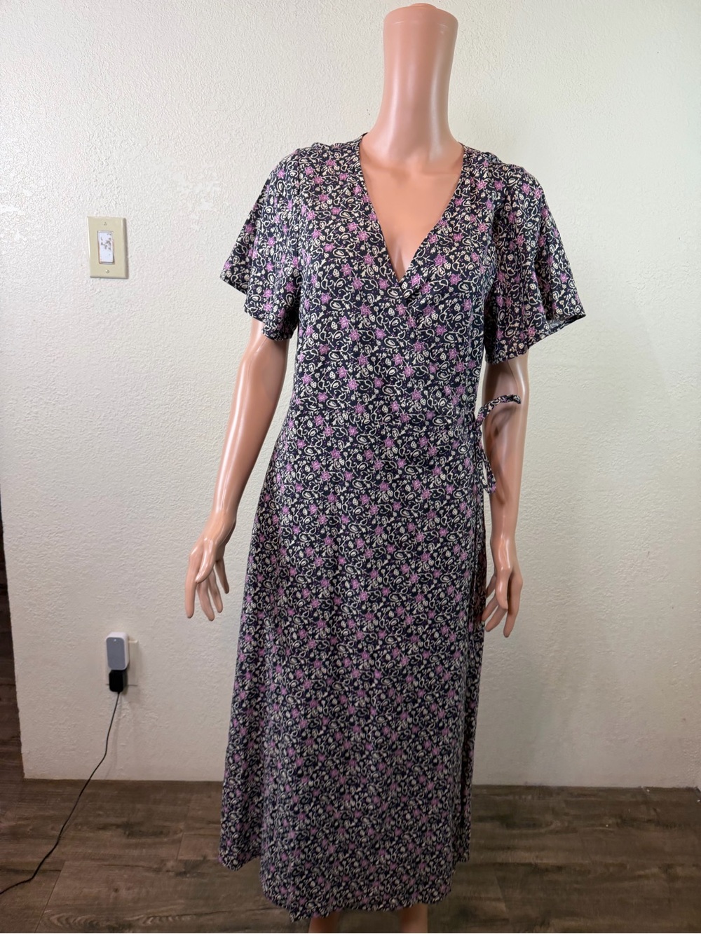 Marine Layer Emlyn Black Purple Floral Midi Wrap Dress Size Large Boho - Picture 4 of 16